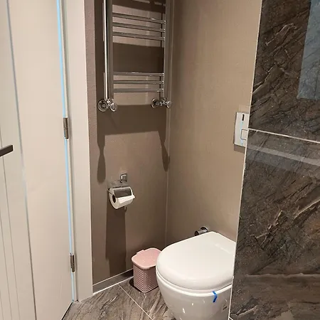 Beylikduezue Yakuplu Marina Guenluek Kiralik Appartement Istanboel